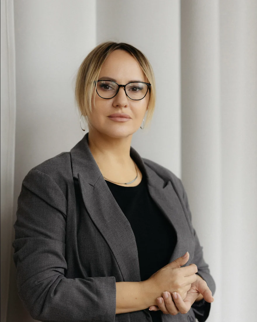 Олена Азарова — викладачка та власниця школи манікюру